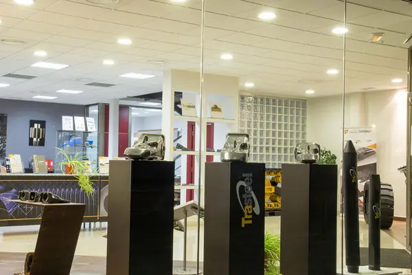 Repuestos para Maquinaria de Obra Pública, Construcción y Minería.