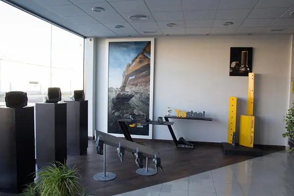 Repuestos para Maquinaria de Obra Pública, Construcción y Minería.